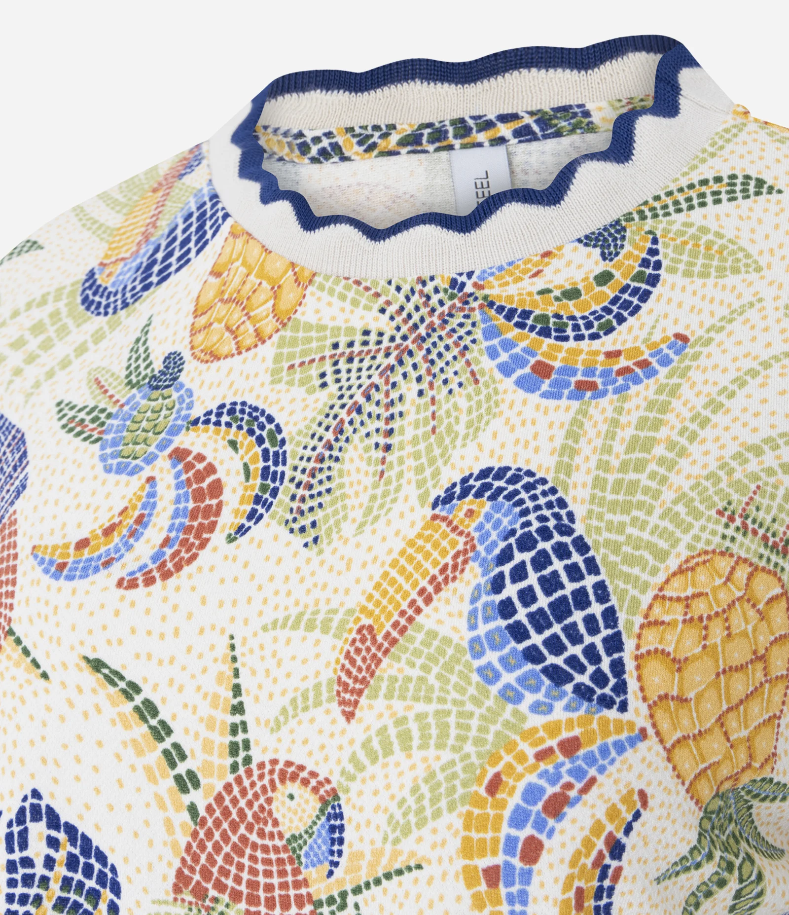 Camiseta em Moletinho com Estampa e Gola Ondulada Amarelo 2