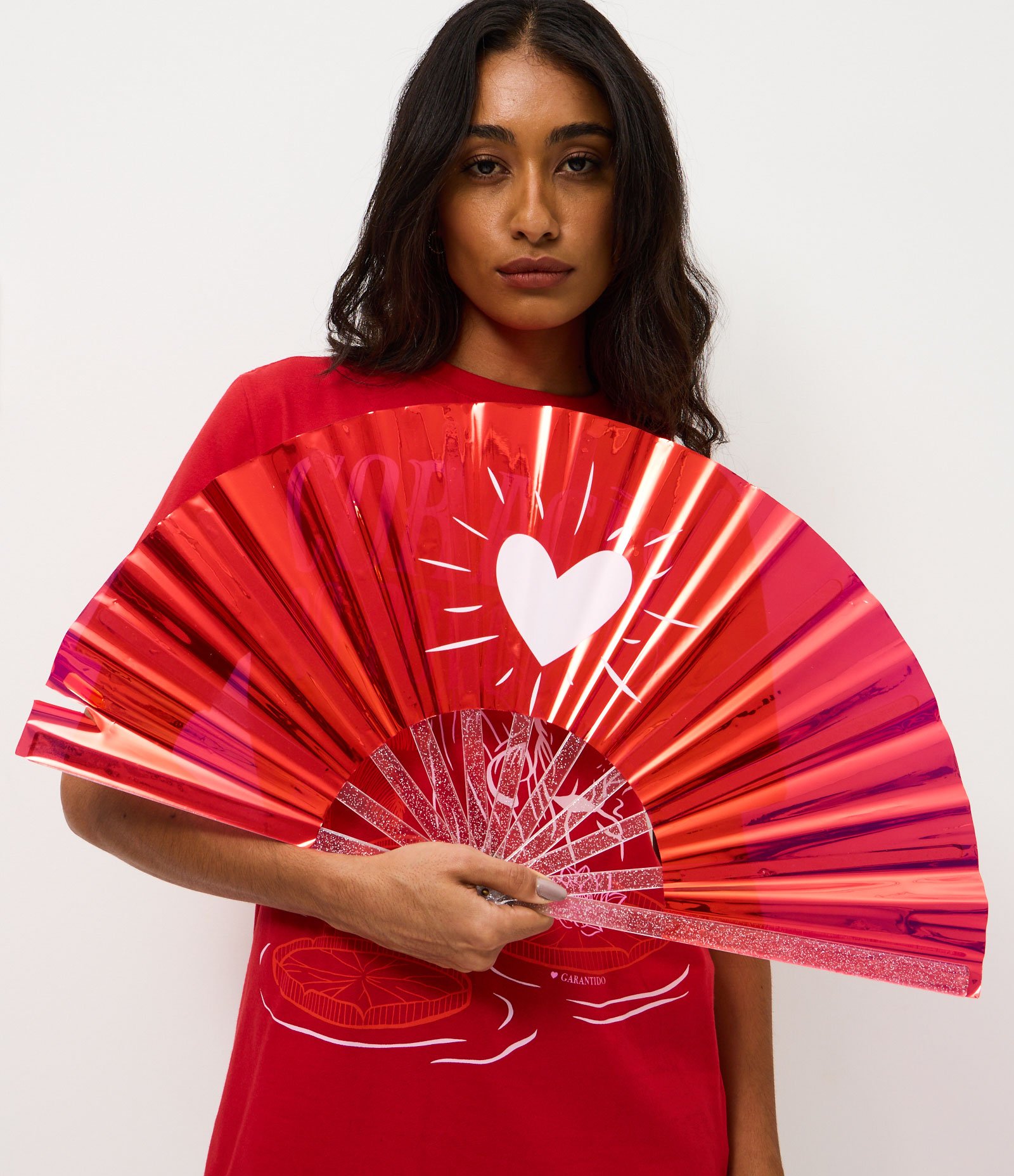 Leque com Estampa de Coração Vermelho 1