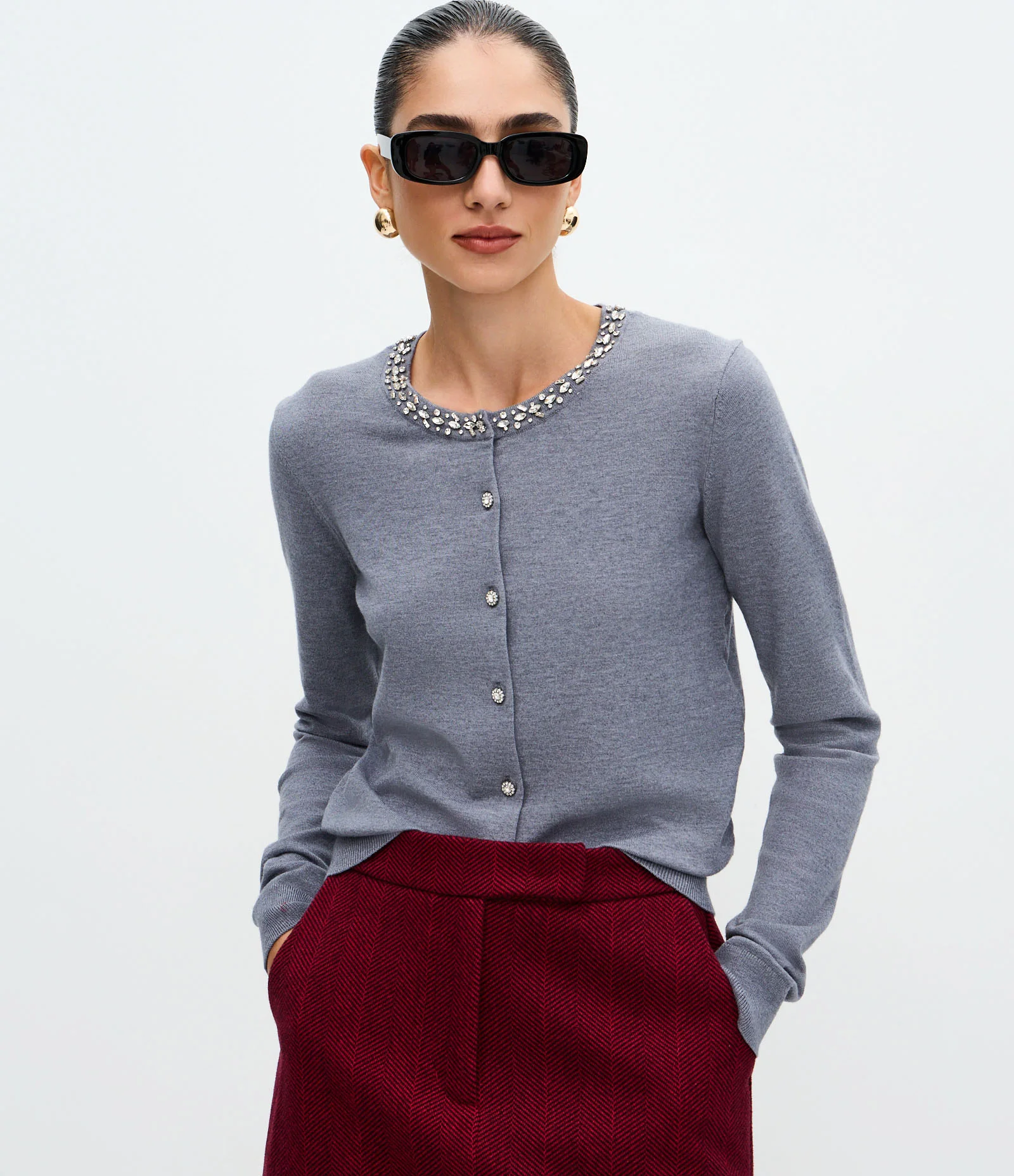 Cardigan Curto em Tricô com Aplicação no Decote Cinza 1