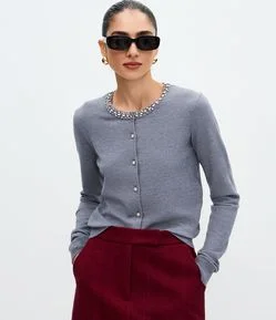 Cardigan Curto em Tricô com Aplicação no Decote