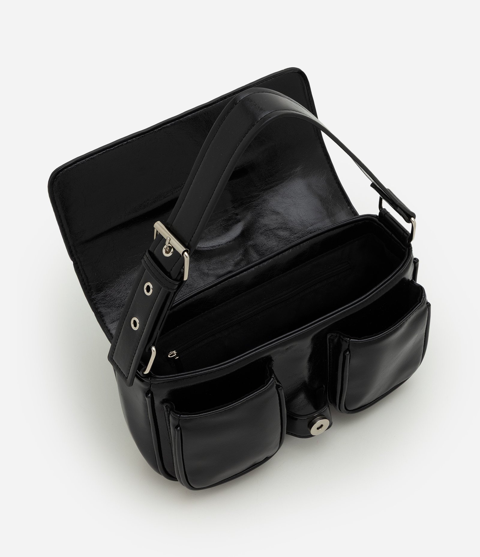 Bolsa Shoulder Média em PU com Tampa e Bolsos Frontais Preto 5