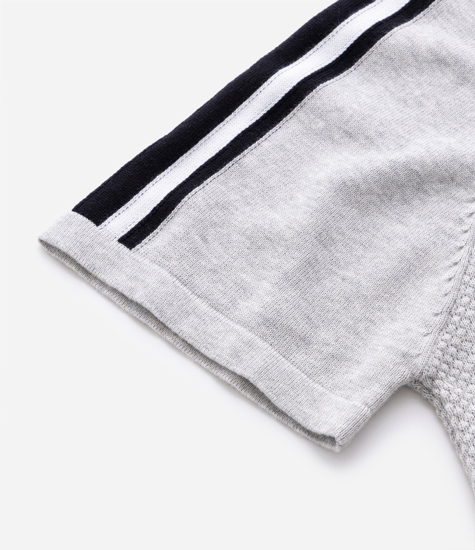 Polo Manga Curta em Efeito Tricô Cinza 6