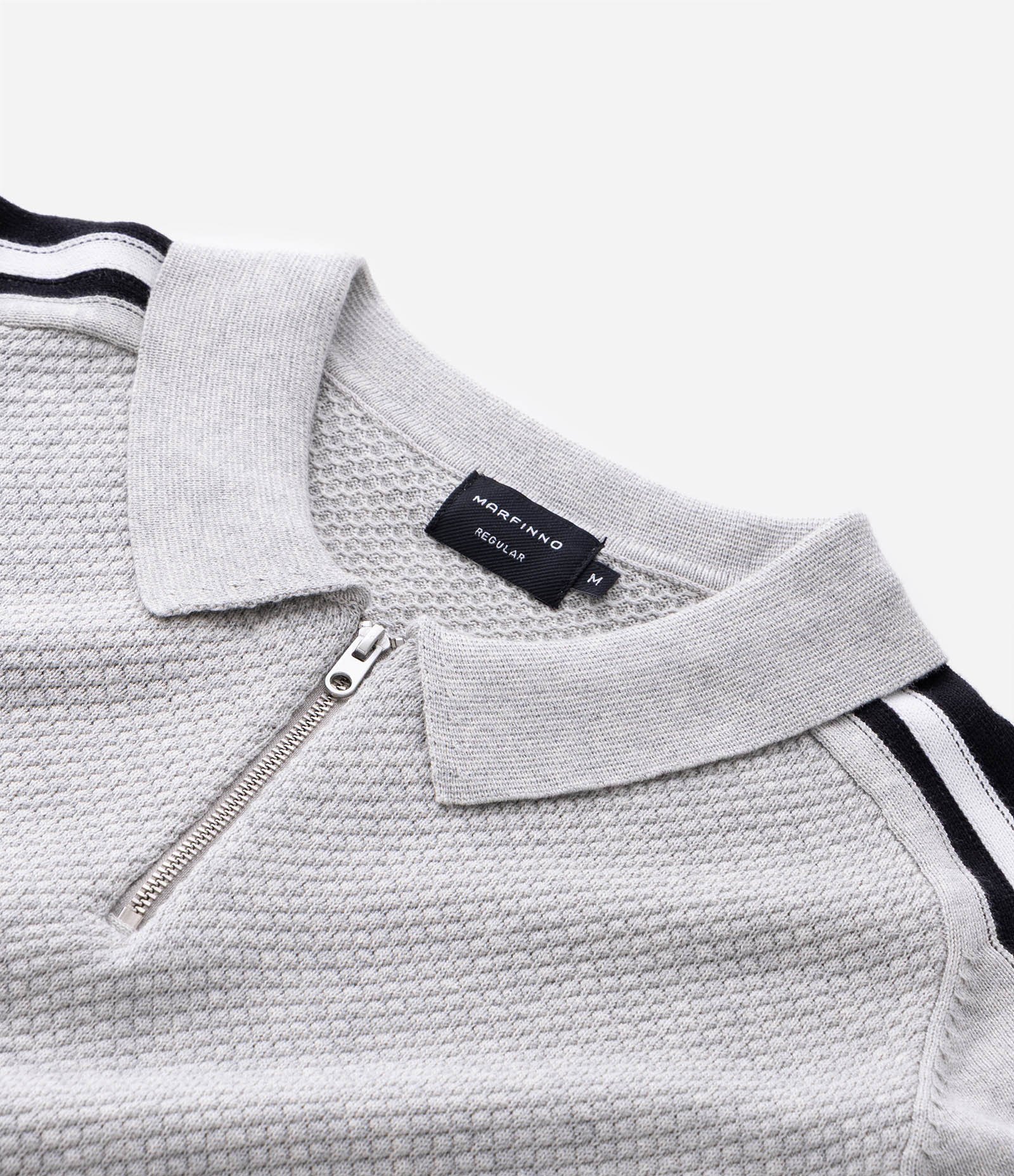 Polo Manga Curta em Efeito Tricô Cinza 8