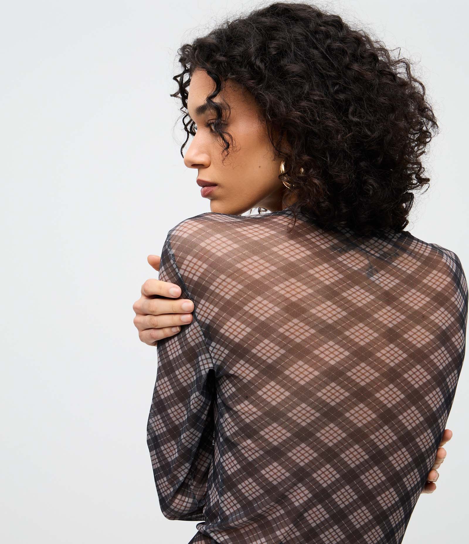 Blusa em Tule Segunda Pele com Estampa Xadrez Cinza 4