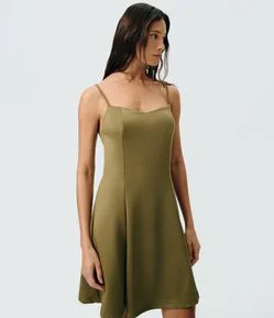 Vestido Curto Evasê de Alcinha