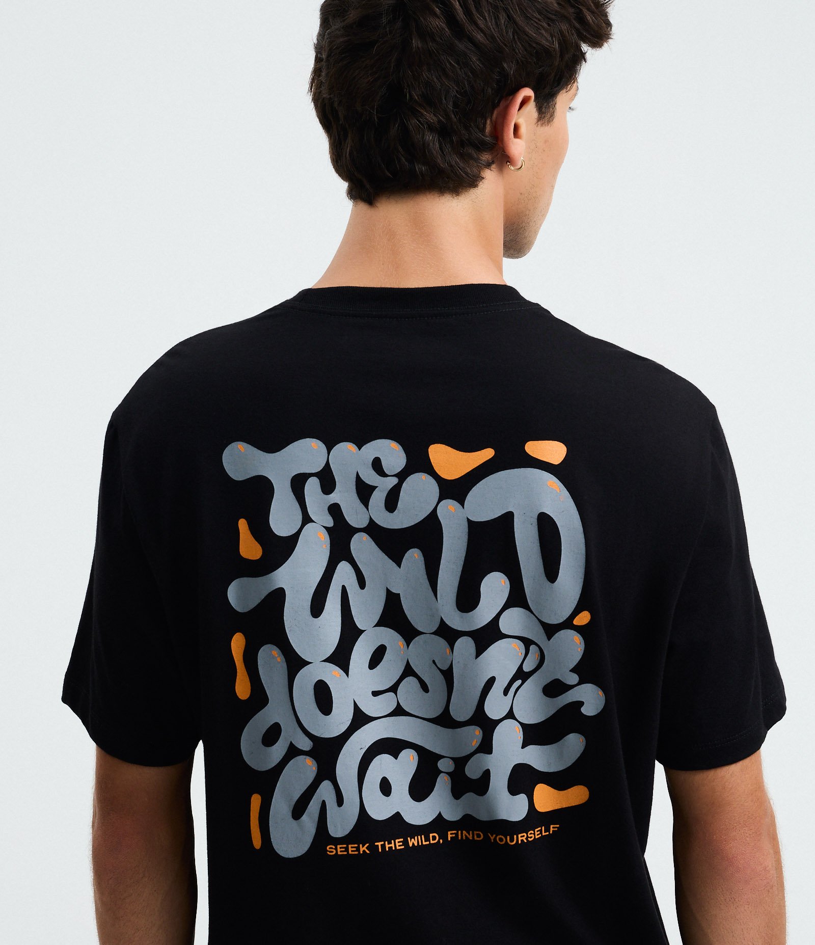 Camiseta Comfort em Algodão com Estampa Psicodélica The Wild Doesn’t Wait Preto 3
