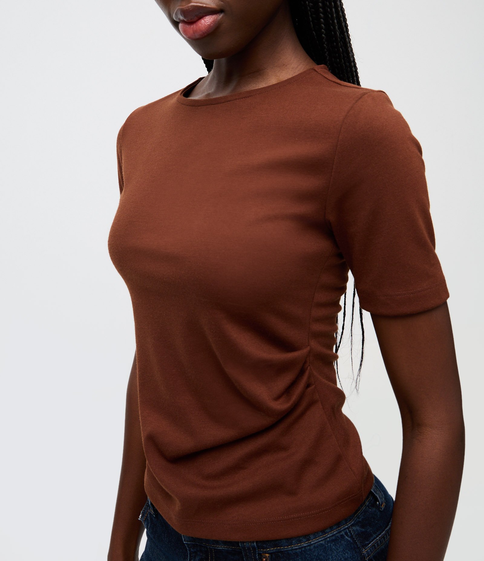 Blusa Manga Curta em Tricô Ponto Roma com Pregas Laterais Marrom 3