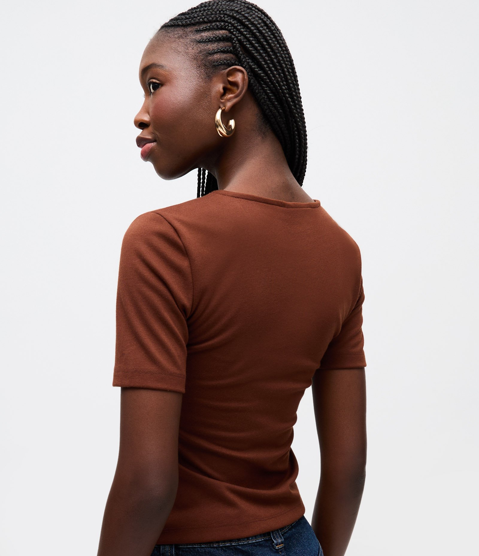 Blusa Manga Curta em Tricô Ponto Roma com Pregas Laterais Marrom 4
