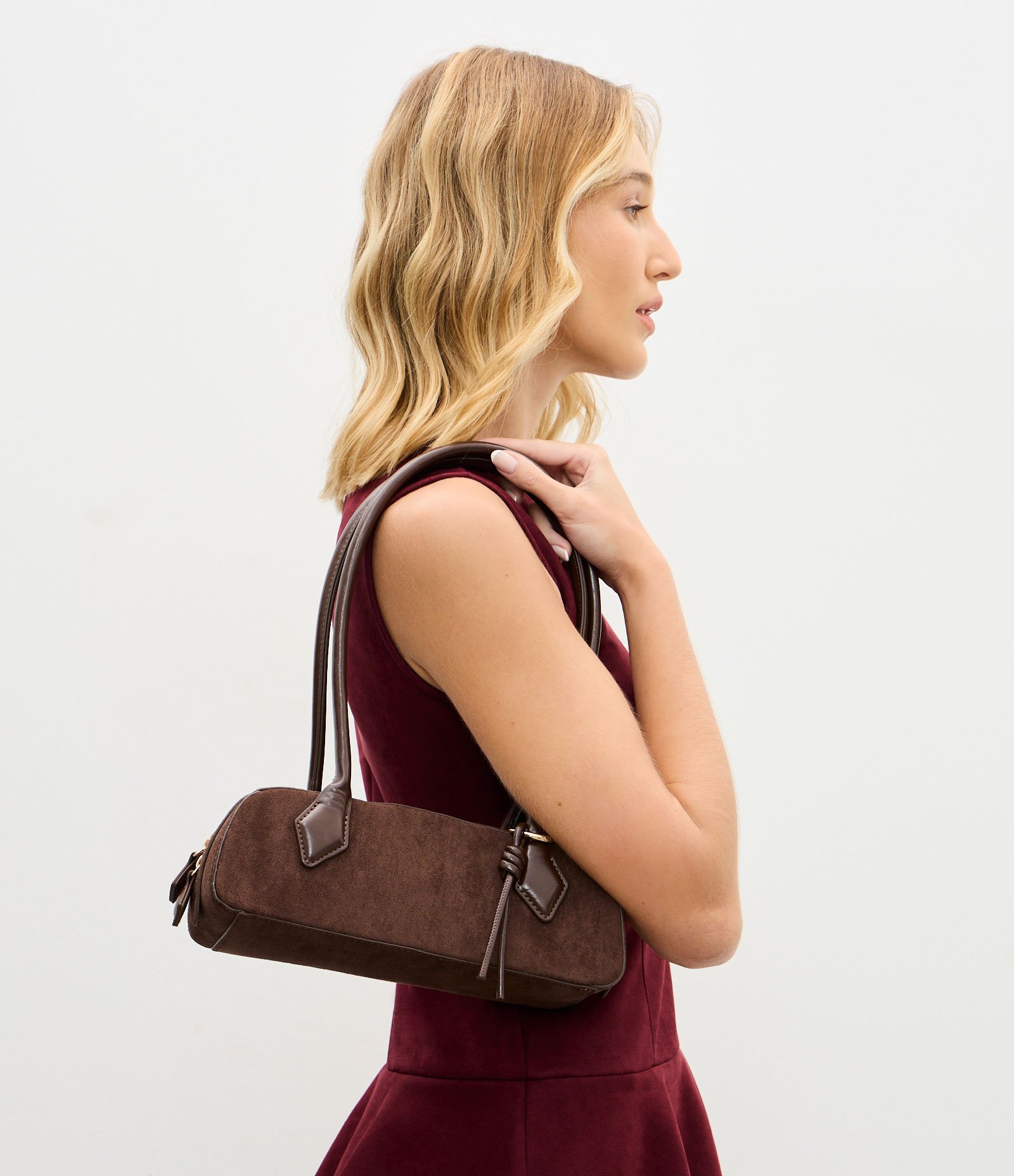 Bolsa Shoulder Pequena em Suede com Alças Estruturadas Marrom Escuro 1