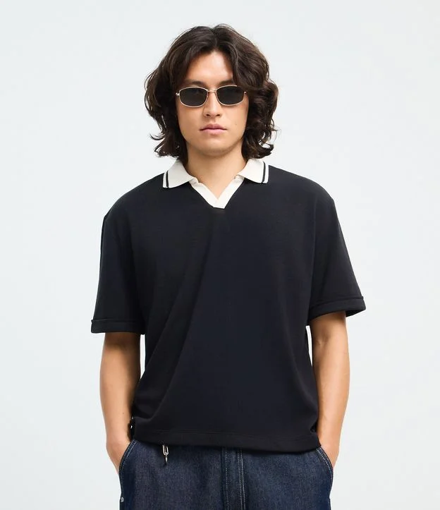 Camiseta Boxy em Crepe com Gola Polo Contrastante