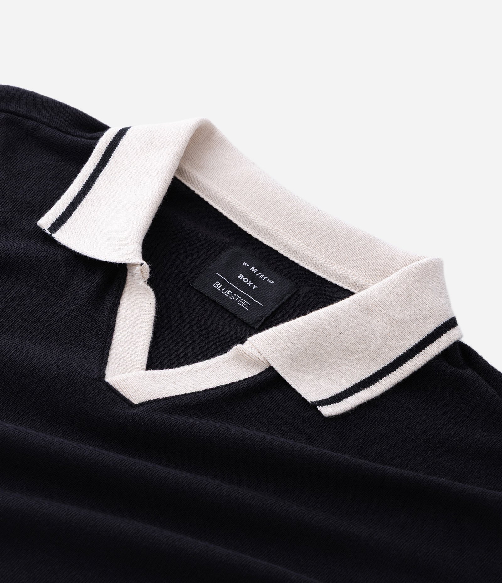 Camiseta Boxy em Crepe com Gola Polo Contrastante Preto 8