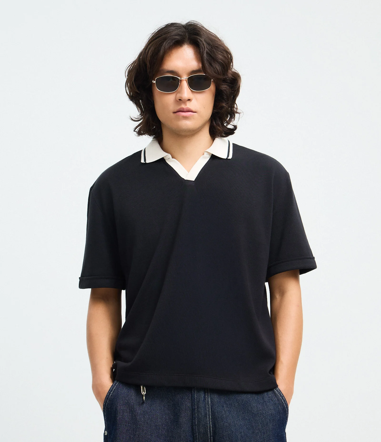 Camiseta Boxy em Crepe com Gola Polo Contrastante Preto 1