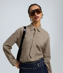 Camisa Xadrez Alongada Oversized com Gravata