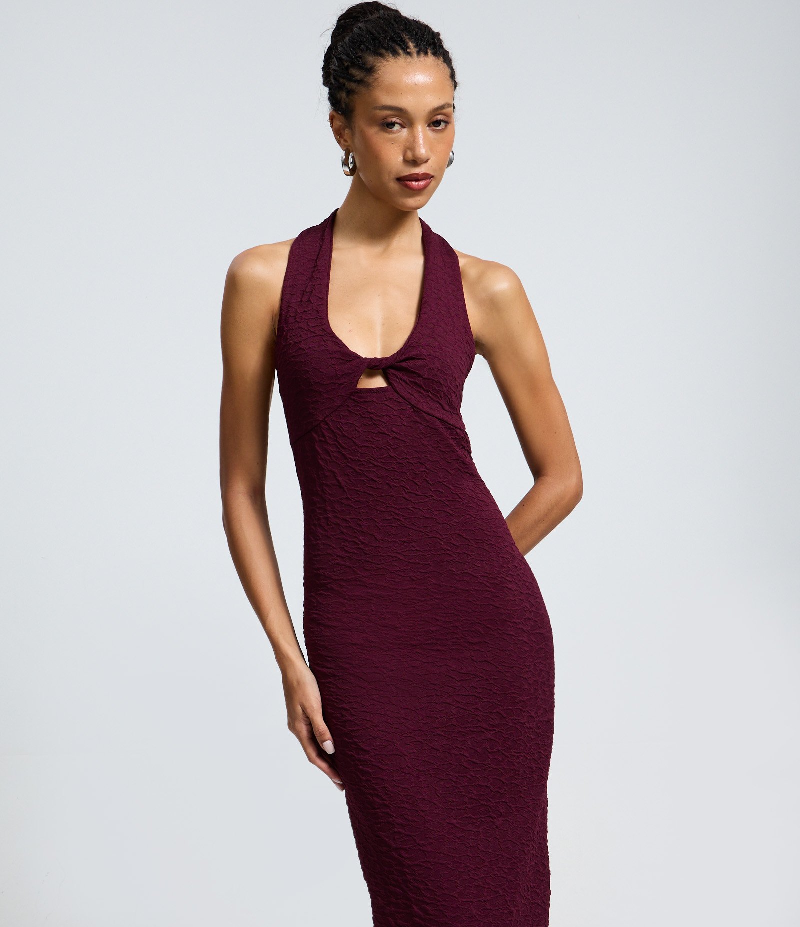 Vestido Midi Frente Única Texturizado com Nó no Busto Bordô 2