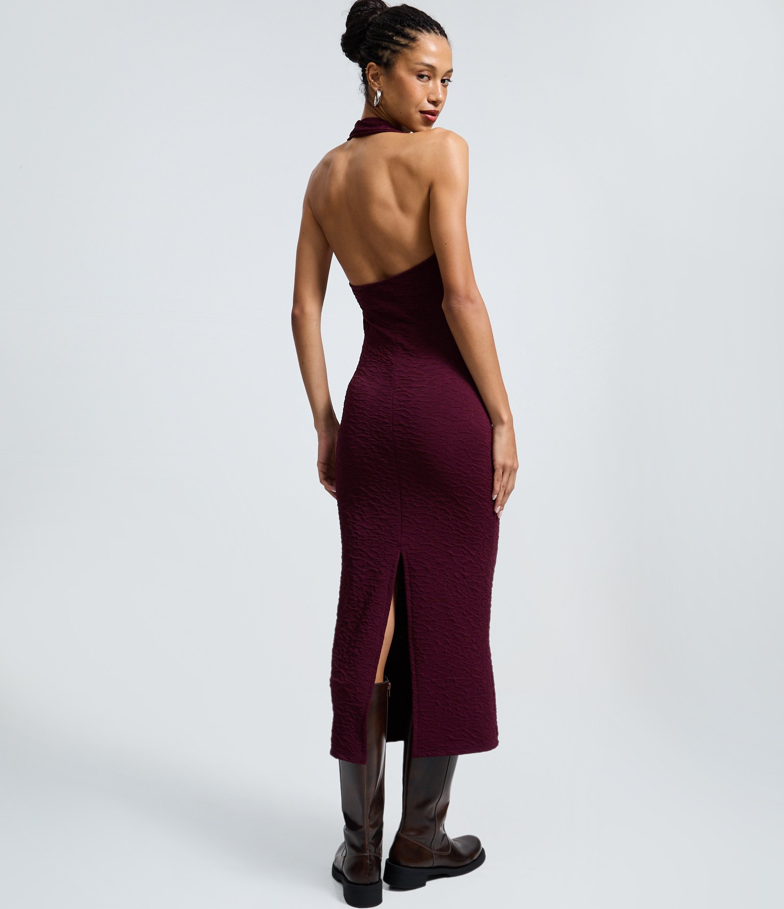 Vestido Midi Frente Única Texturizado com Nó no Busto Bordô 4