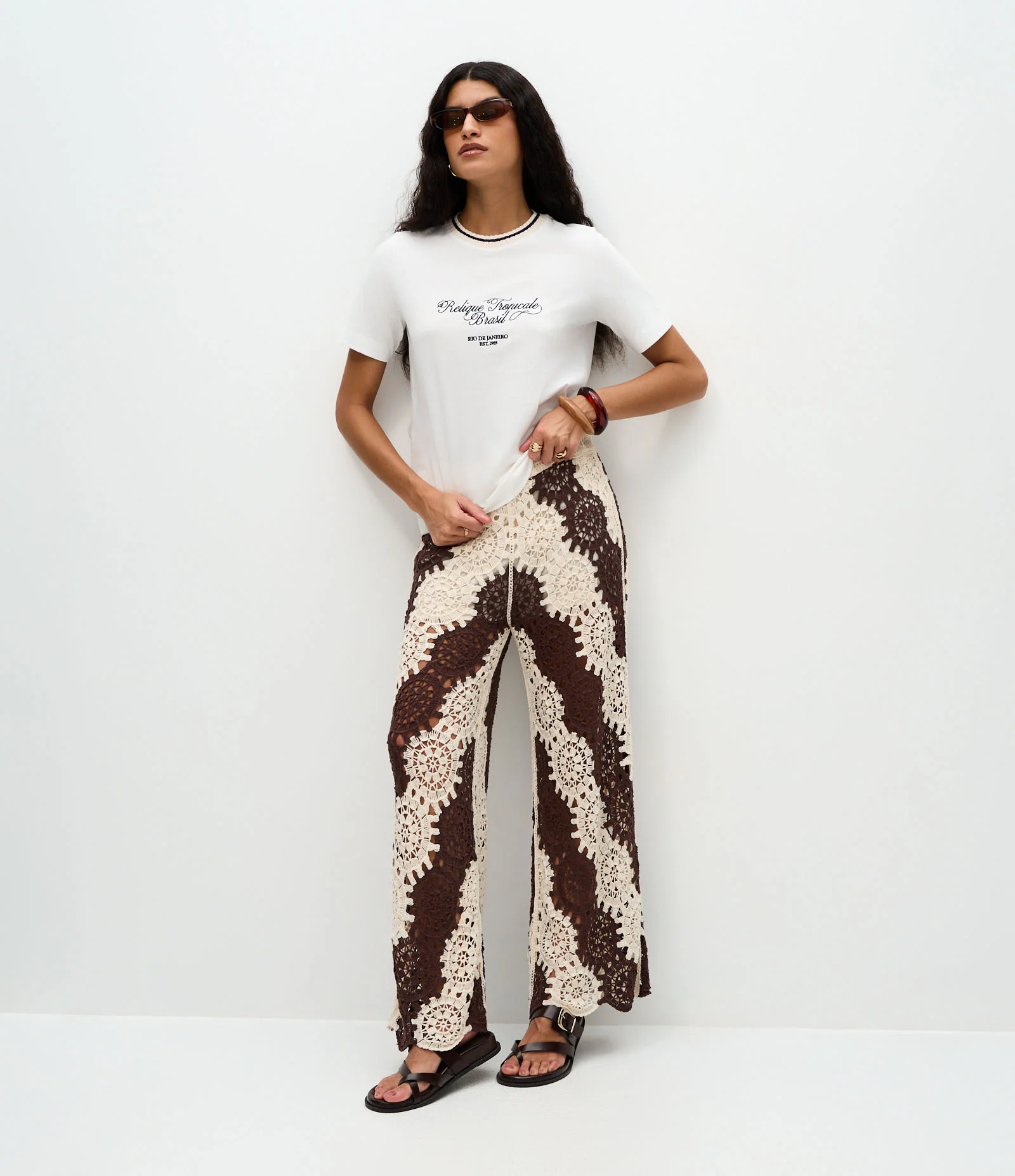 Camiseta em Algodão com Lettering Bordado e Gola Contrastante Branco 2