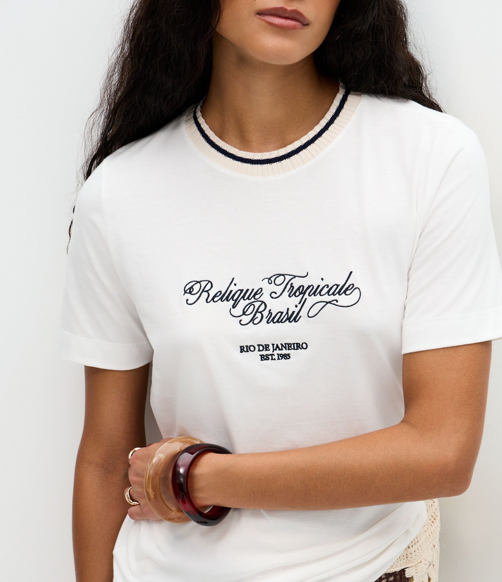 Camiseta em Algodão com Lettering Bordado e Gola Contrastante Branco 4