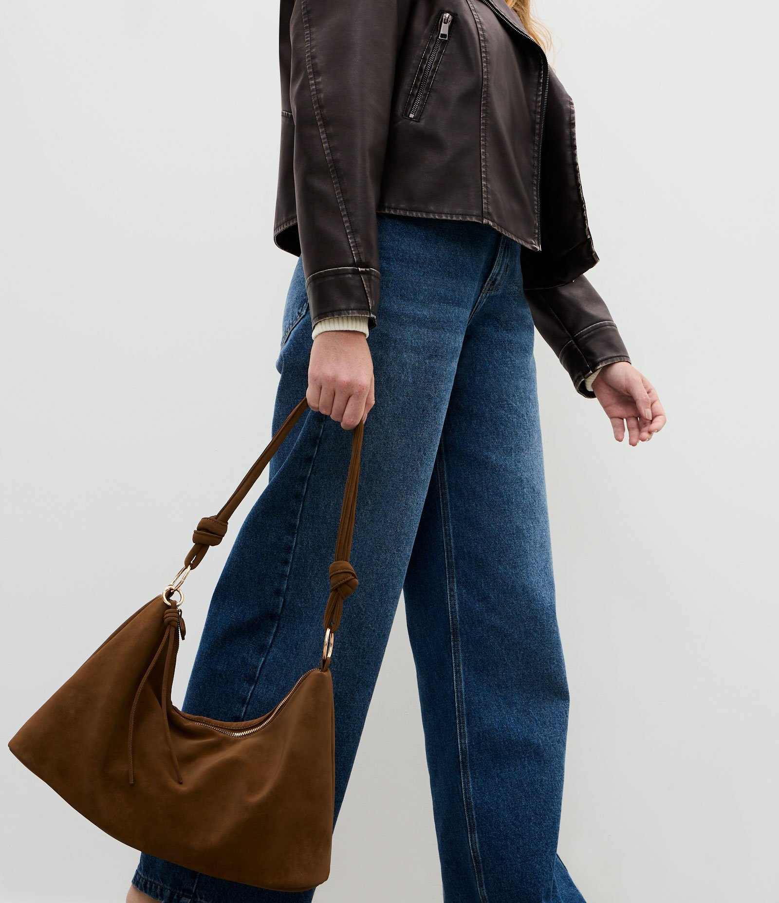 Bolsa Shoulder Grande em Suede com Nó nas Alças Marrom 8
