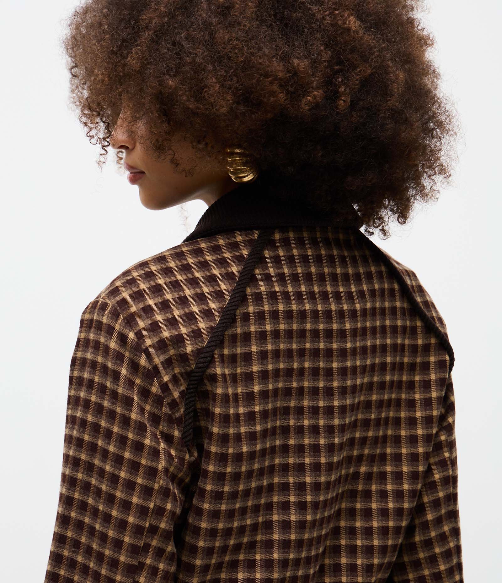 Jaqueta Curta Xadrez em Viscose com Bolsos Frontais Marrom 4