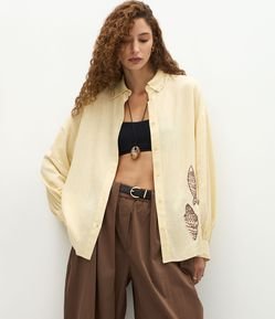 Camisa Oversized em Viscolinho com Bordado