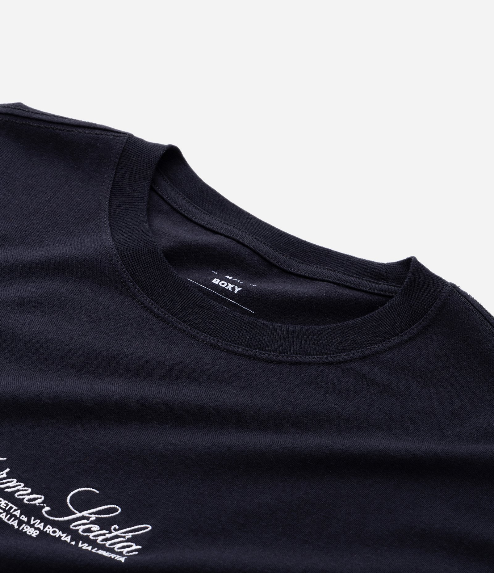 Camiseta Boxy em Algodão com Lettering Bordado Preto 7