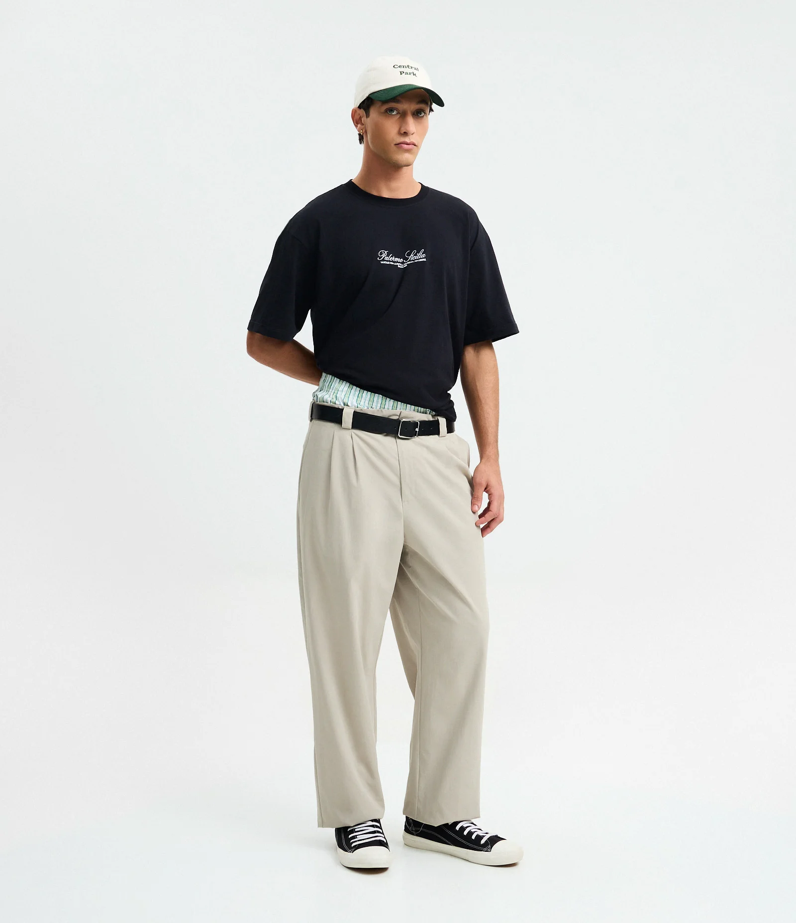 Camiseta Boxy em Algodão com Lettering Bordado Preto 2