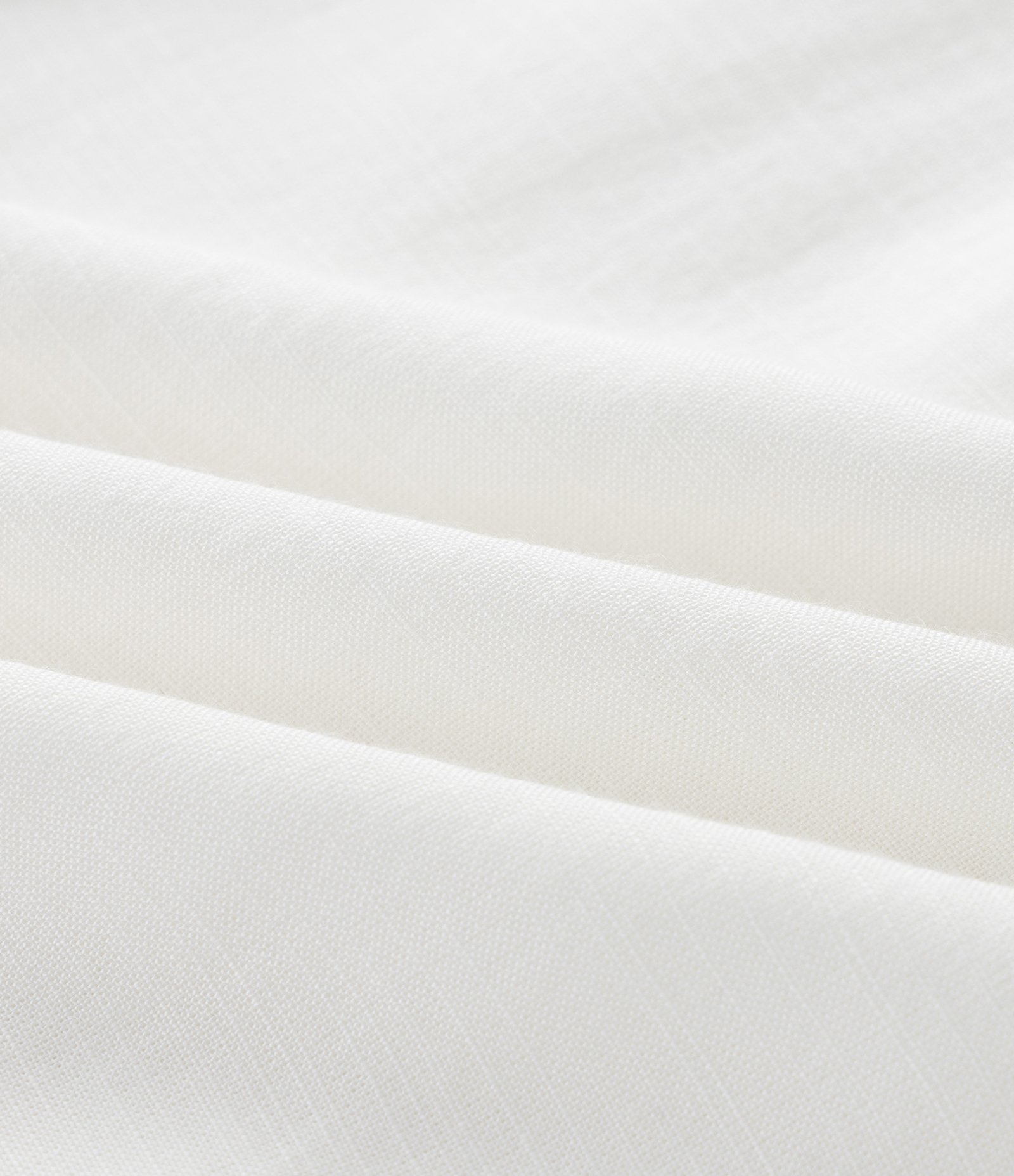 Camisa em Flamê com Pregas e Botões Tartaruga Curve & Plus Size Branco 6