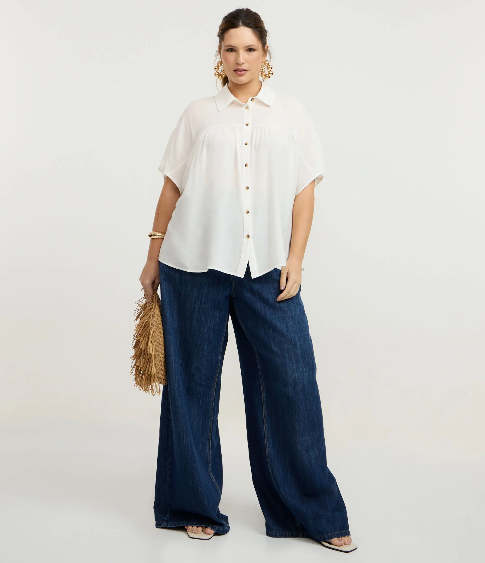 Camisa em Flamê com Pregas e Botões Tartaruga Curve & Plus Size Branco 3