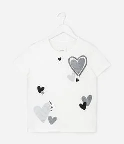 Camiseta Infantil Slim com Estampa de Corações com Glitter– Tam 5 a 14 Anos
