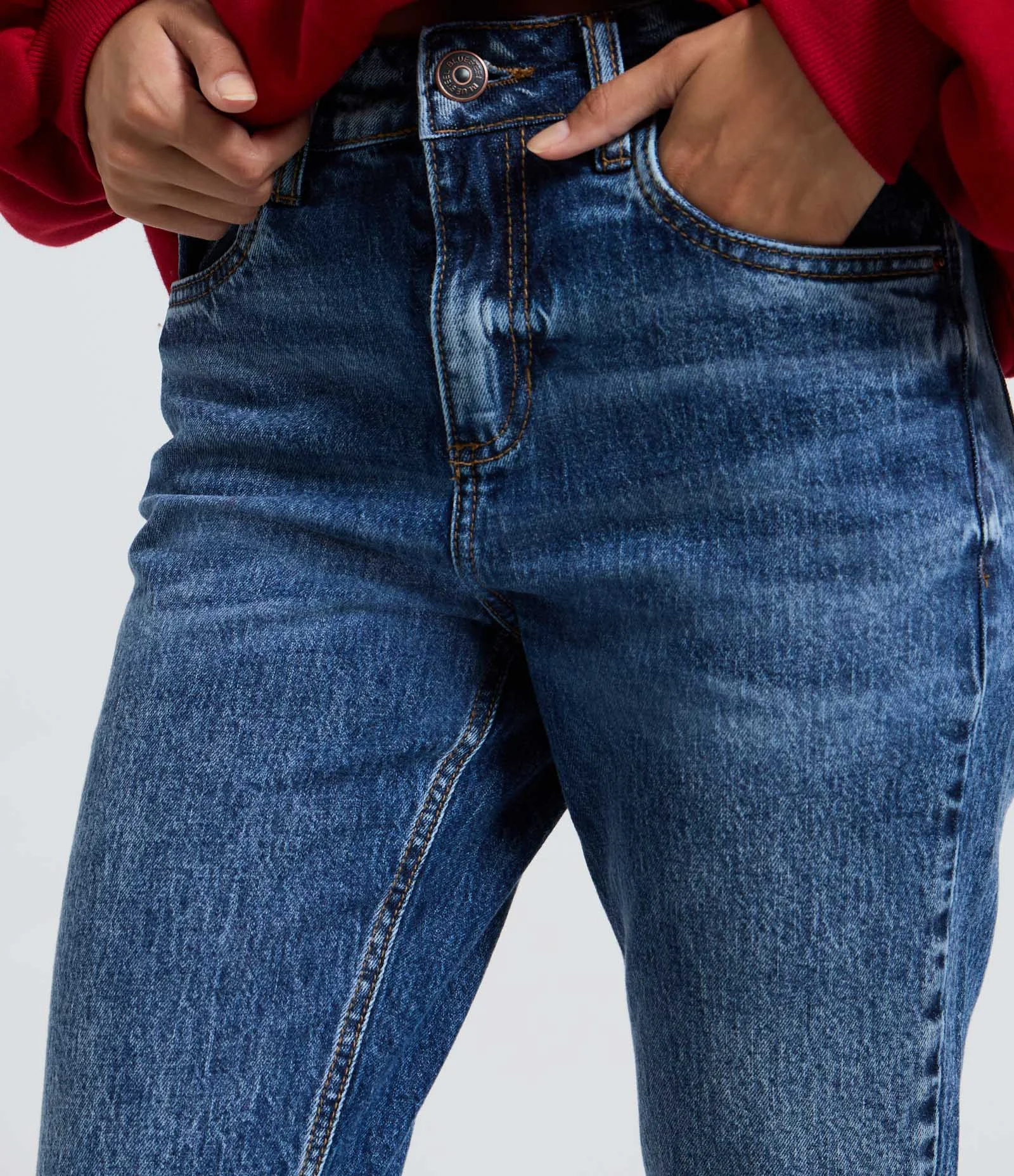 Calça Flare em Jeans com Cintura Média Five Pockets Azul 4