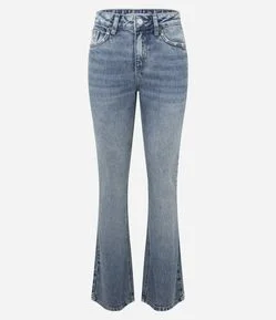 Calça Bootcut em Jeans com Cintura Média e Tachas Estrela