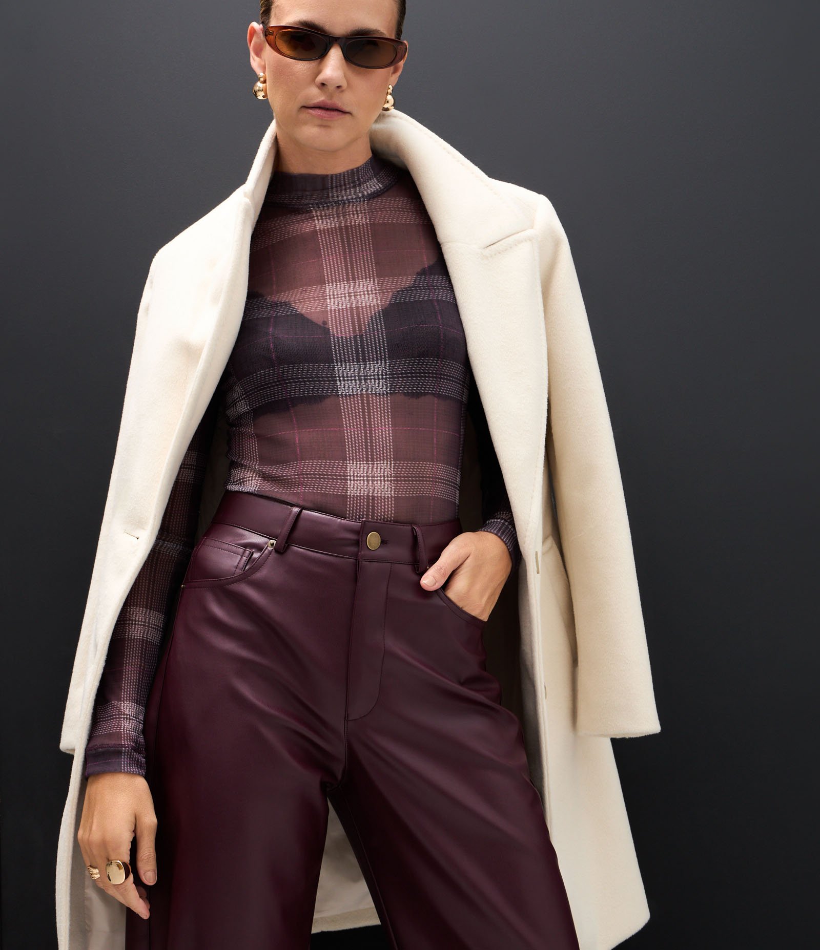 Blusa em Tule com Estampa Xadrez Cinza 4