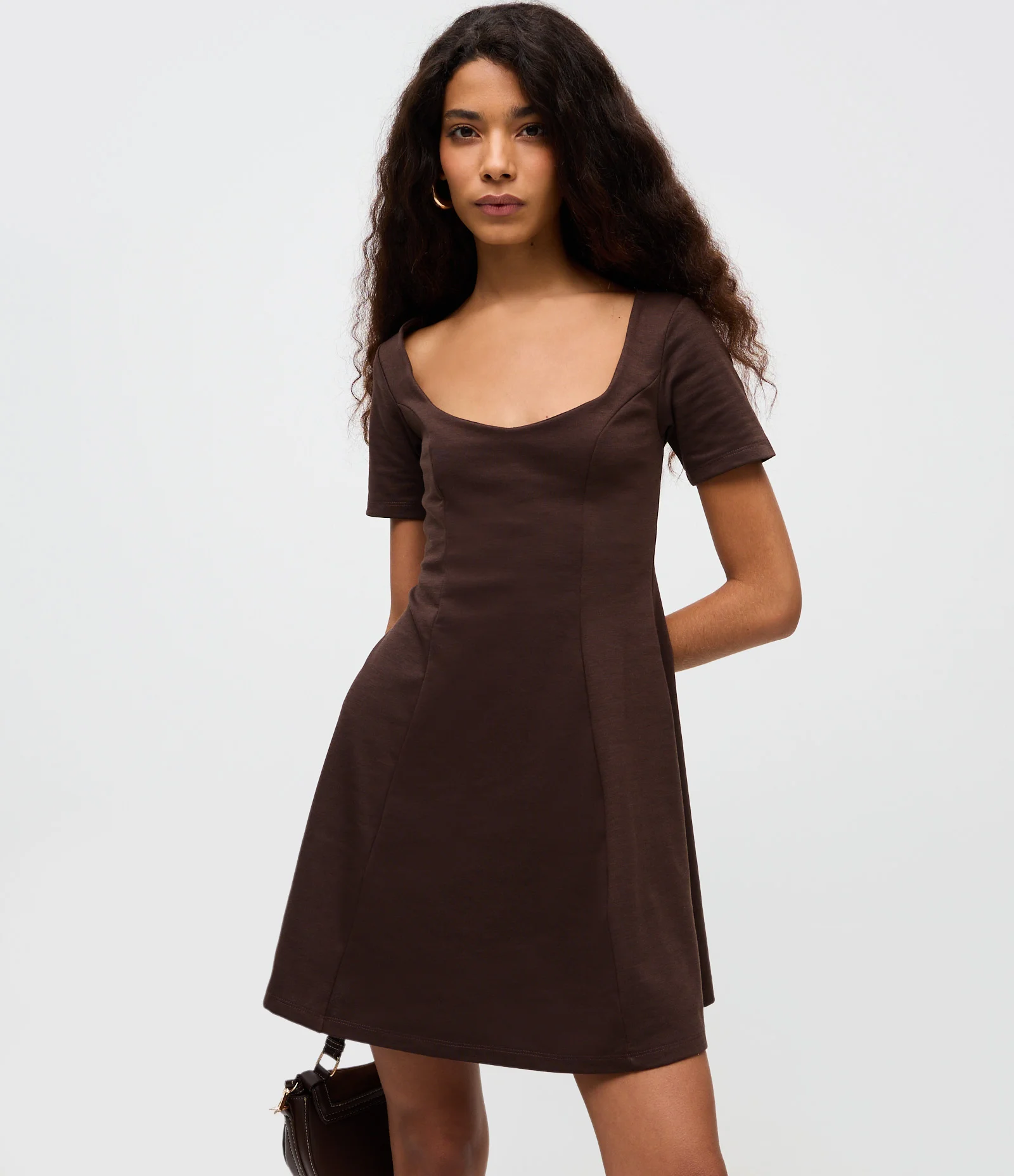 Vestido Evasê em Ponto Roma com Decote V Marrom 2