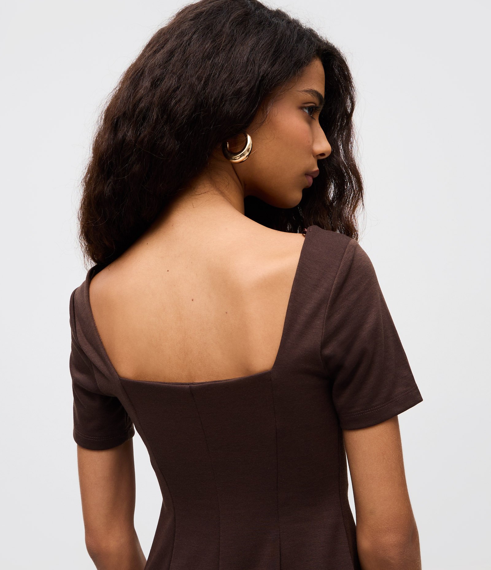 Vestido Evasê em Ponto Roma com Decote V Marrom 4