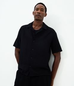 Camisa Boxy em Viscose Texturizado e Gola Bowling