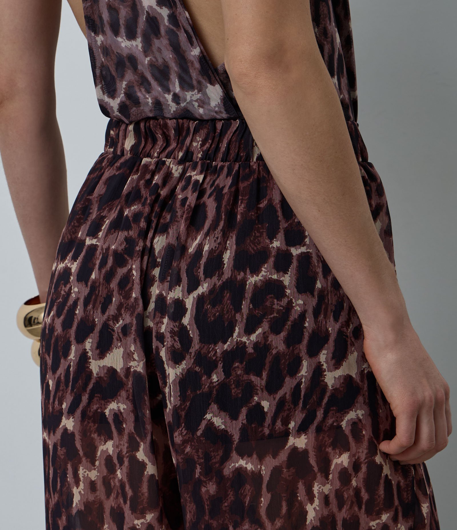 Calça Aladim em Chiffon Animal Print Marrom 4