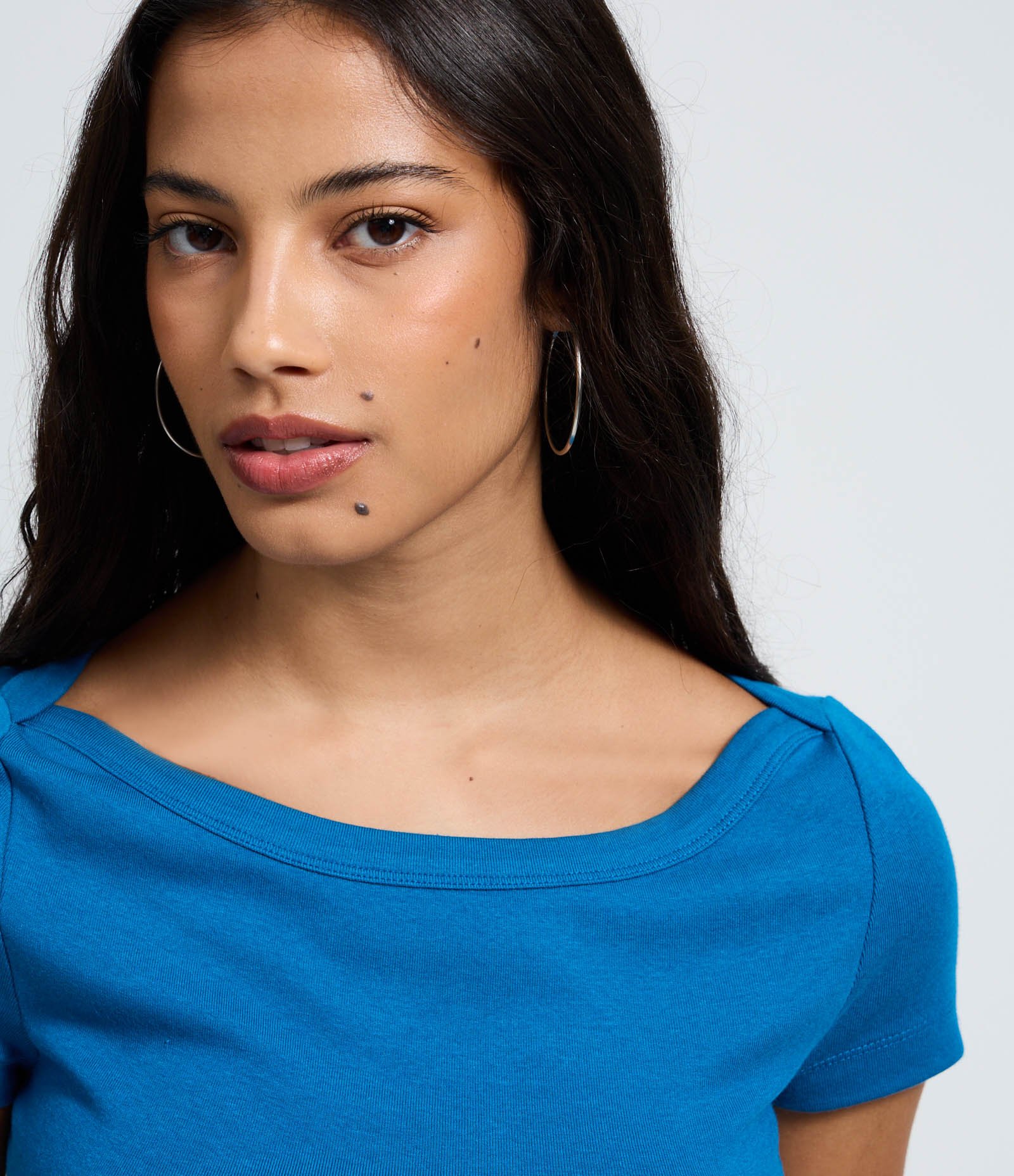 Blusa em Modal com Decote Canoa Azul 3