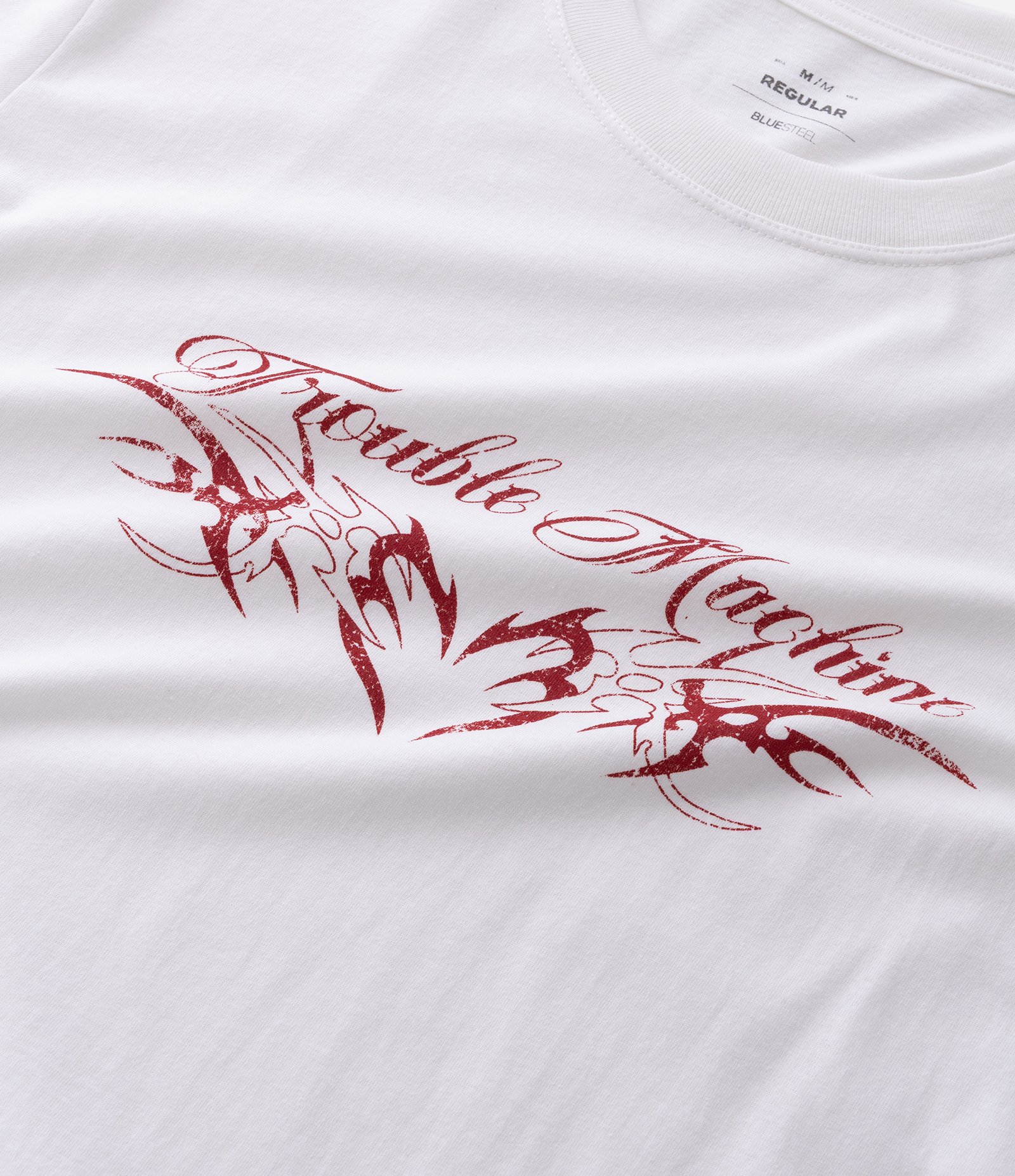 Camiseta Manga Curta em Algodão Lettering Trouble Machine Branco 9