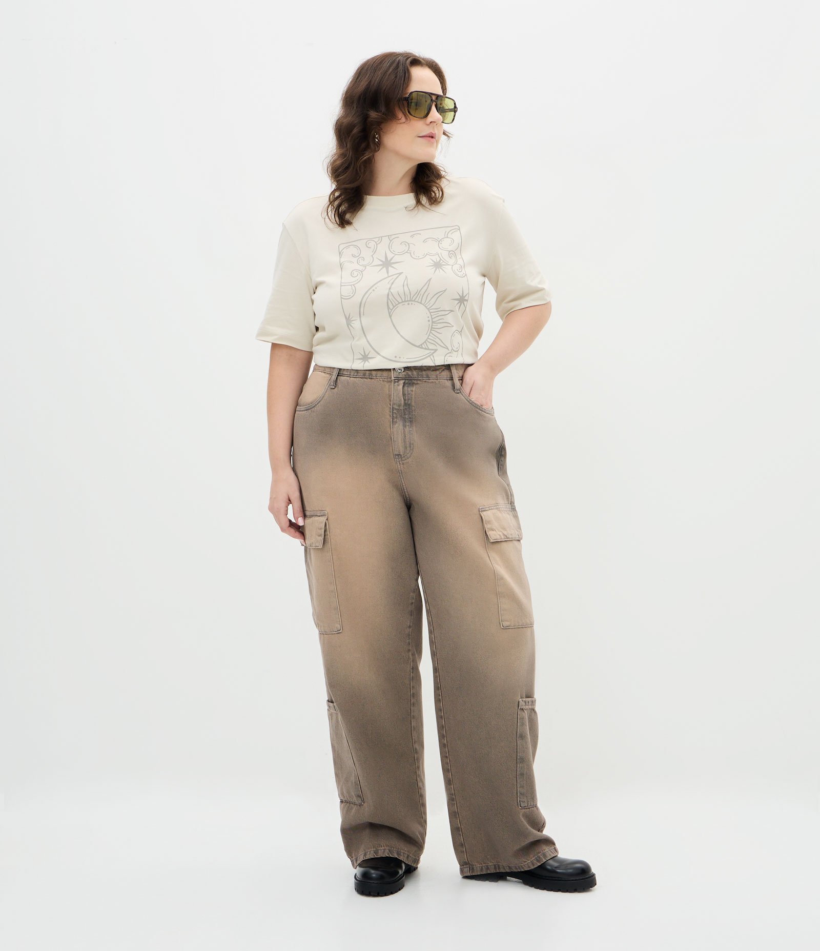 Calça Wide em Jeans com Bolsos Cargo Curve & Plus Size Marrom 1