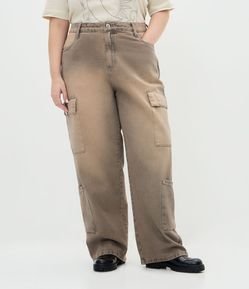 Calça Wide em Jeans com Bolsos Cargo Curve & Plus Size