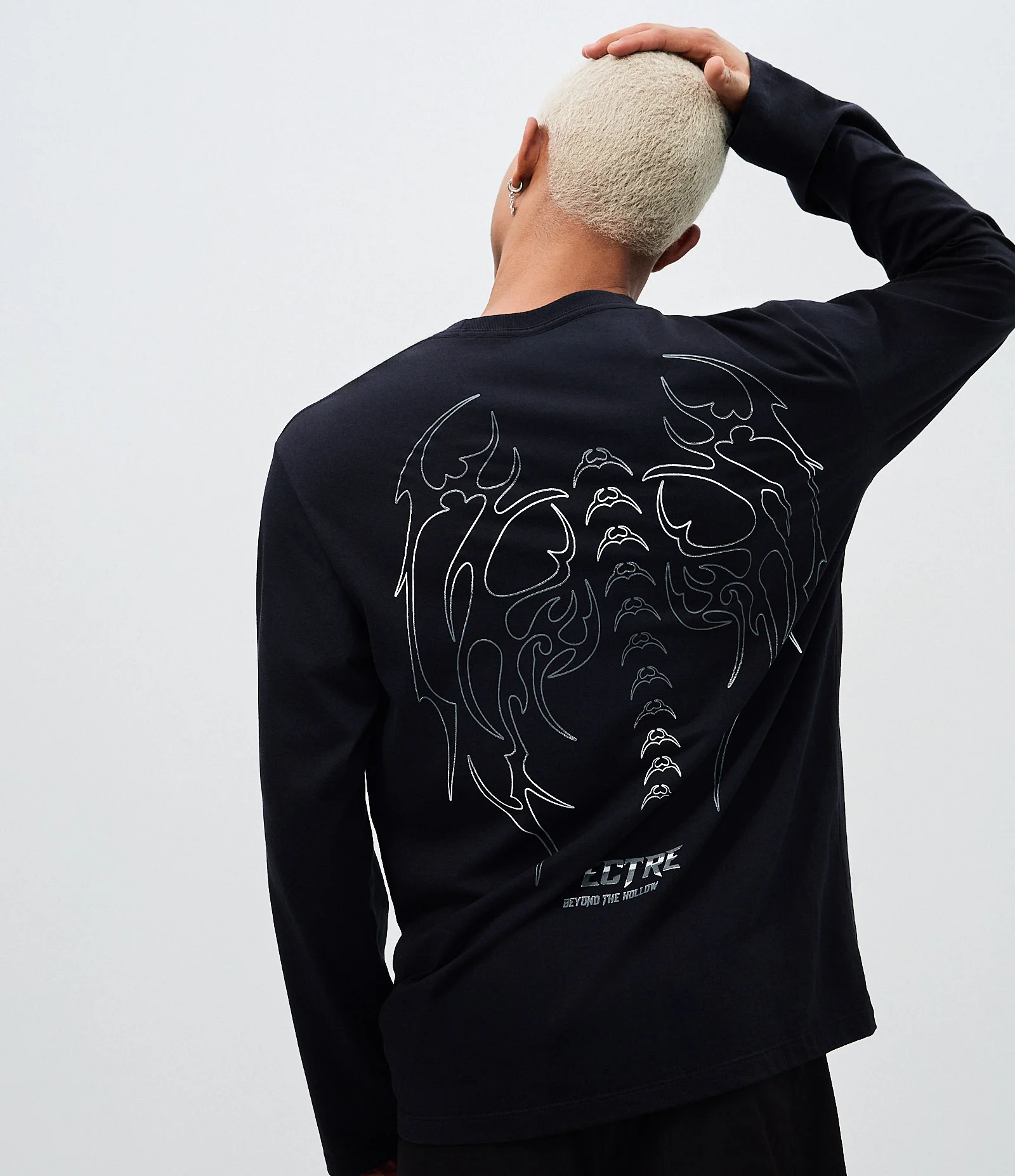 Camiseta Manga Longa em Algodão com Estampa Spectre Preto 1