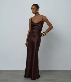 Vestido Long Midi em Cetim com Decote Degagê e Costas Abertas
