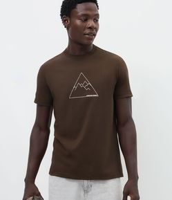 Camiseta Regular em Algodão com Estampa Geométrica de Montanha