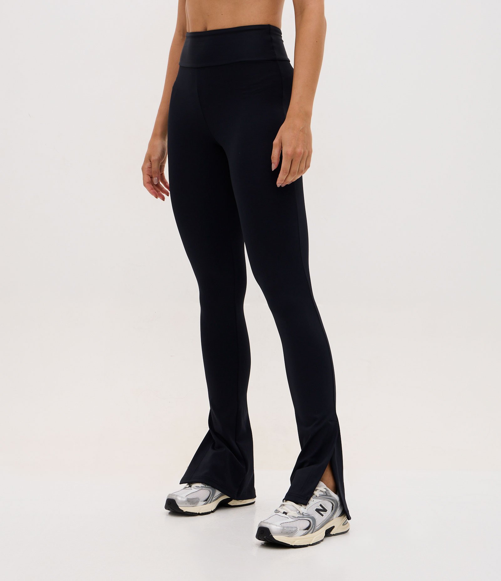 Calça Legging Flare Esportiva em Microfibra com Fenda Preto 3