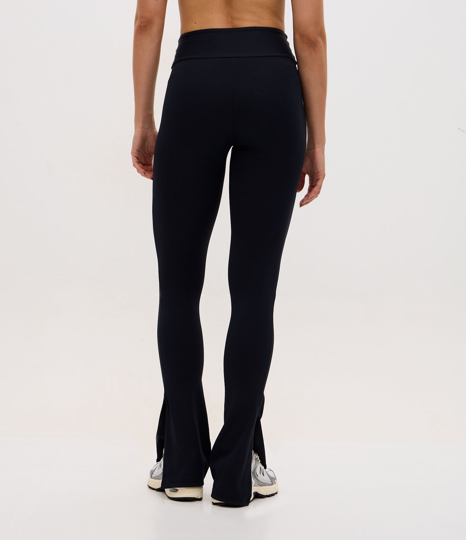 Calça Legging Flare Esportiva em Microfibra com Fenda Preto 5