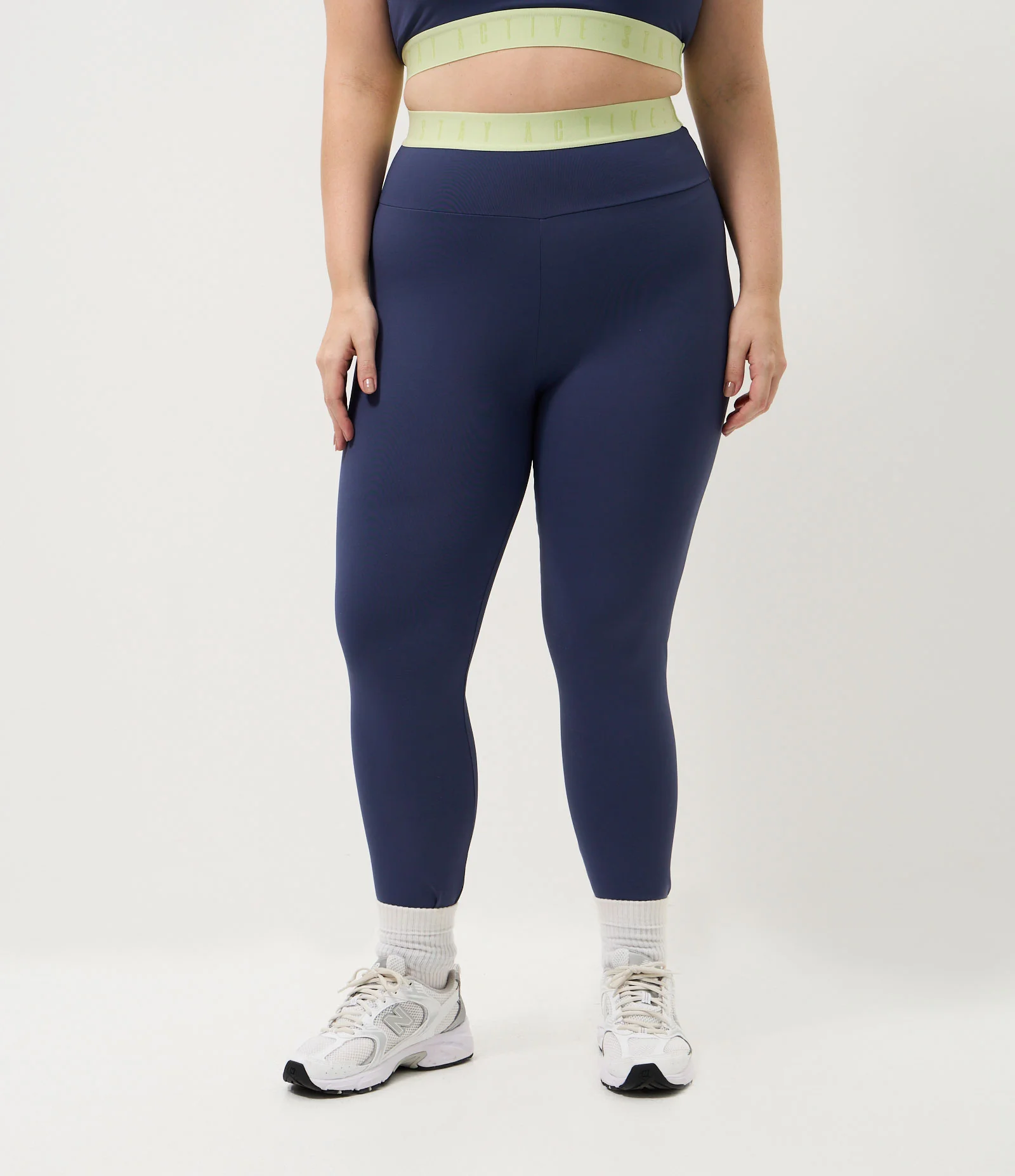 Calça Legging Esportiva com Faixa Lateral Contrastante Curve & Plus Size Azul 2
