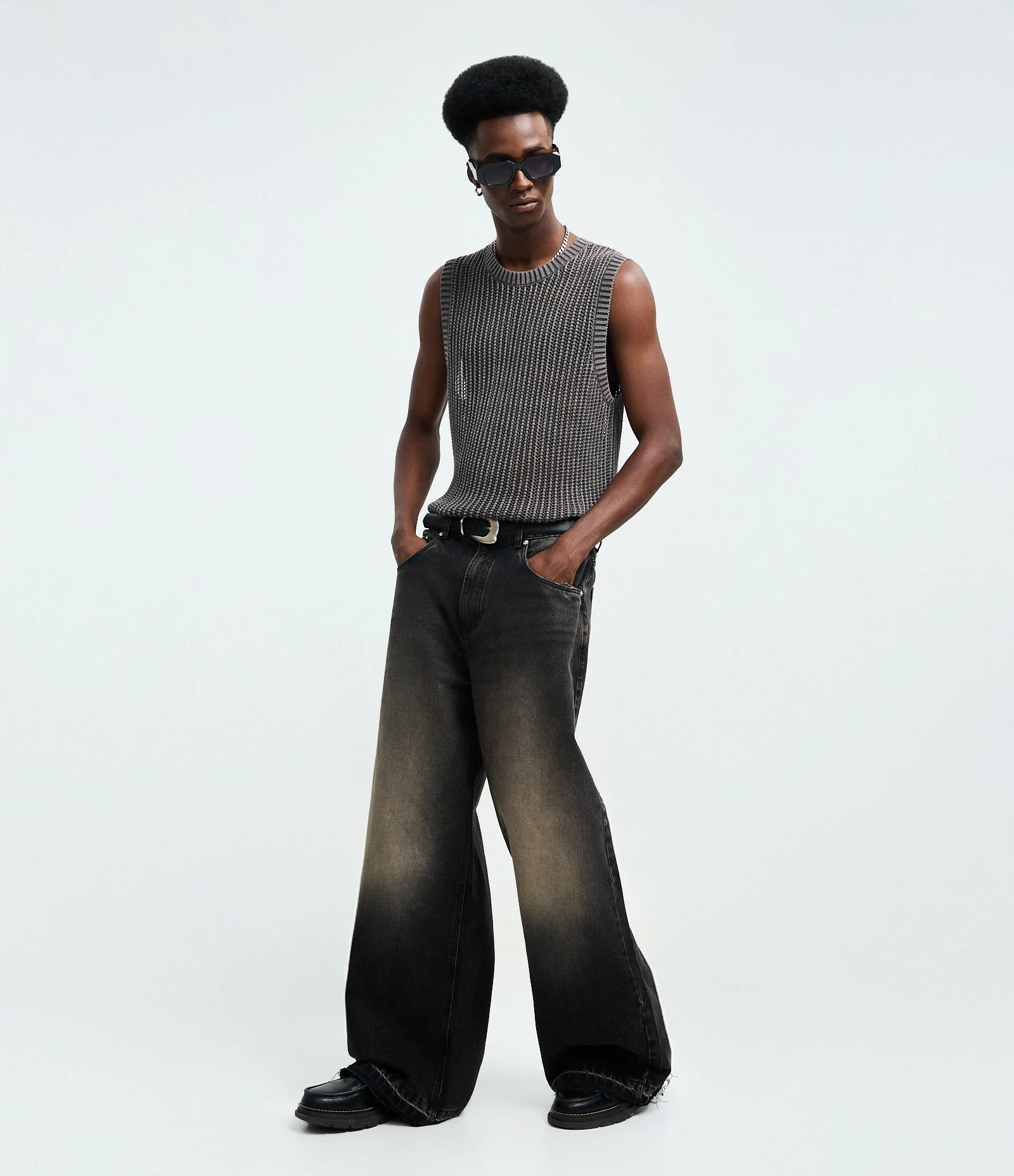 Calça Mega Baggy em Jeans com Barra Desfiada Preto 1