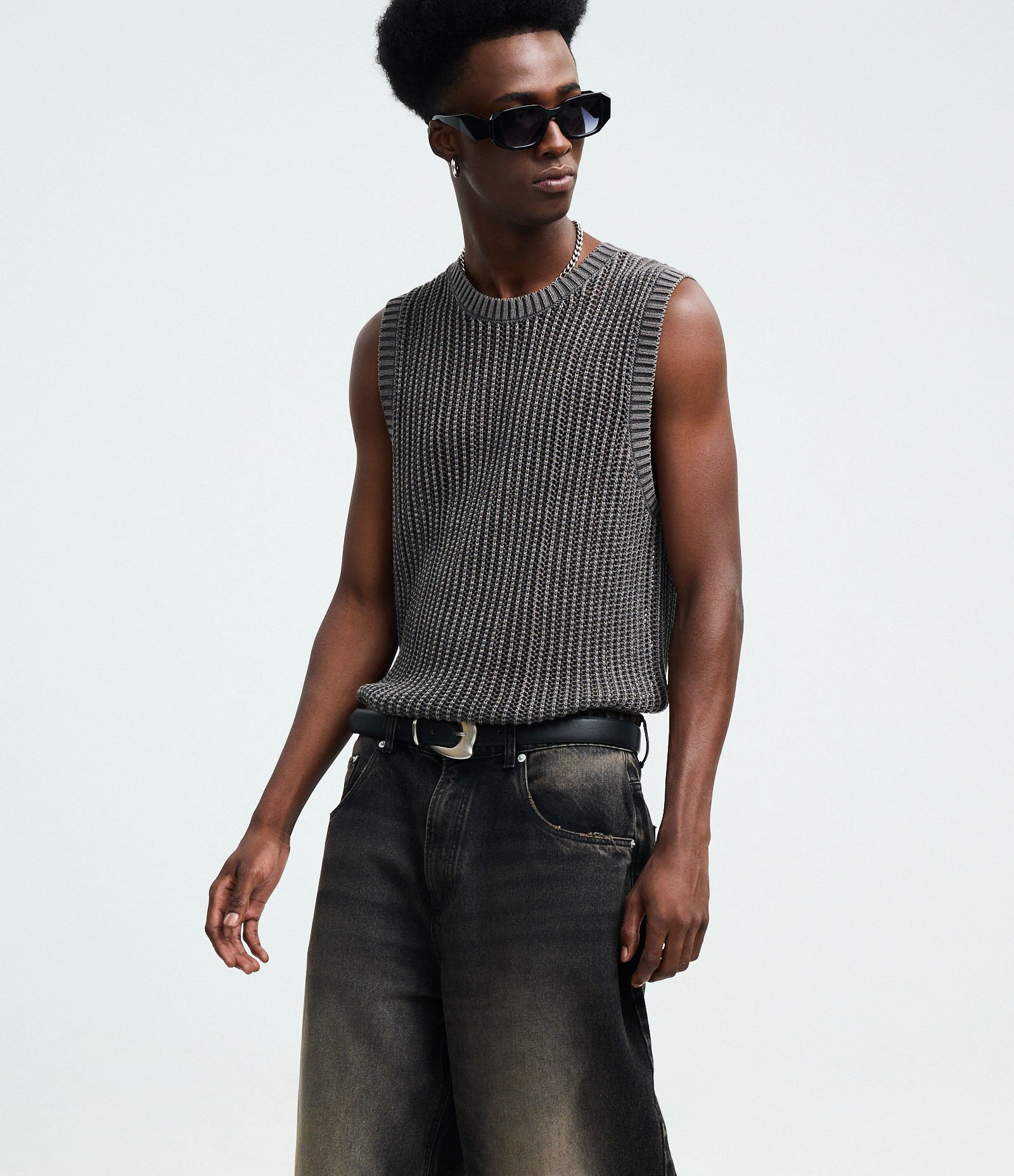 Calça Mega Baggy em Jeans com Barra Desfiada Preto 4