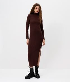 Vestido Manga Longa Texturizado com Gola Alta