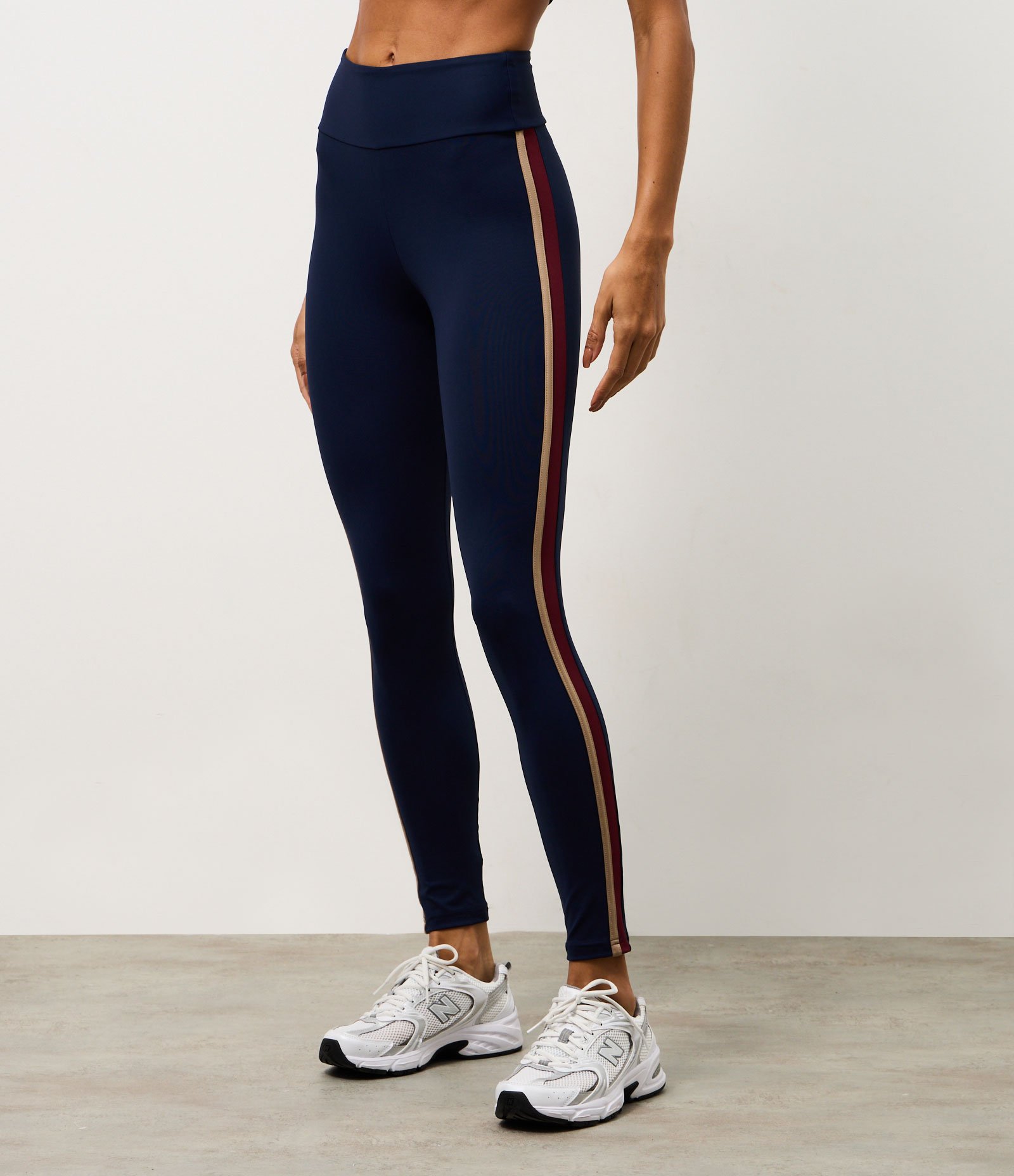 Calça Legging Esportiva em Microfibra com Recorte Contrastante Azul 2